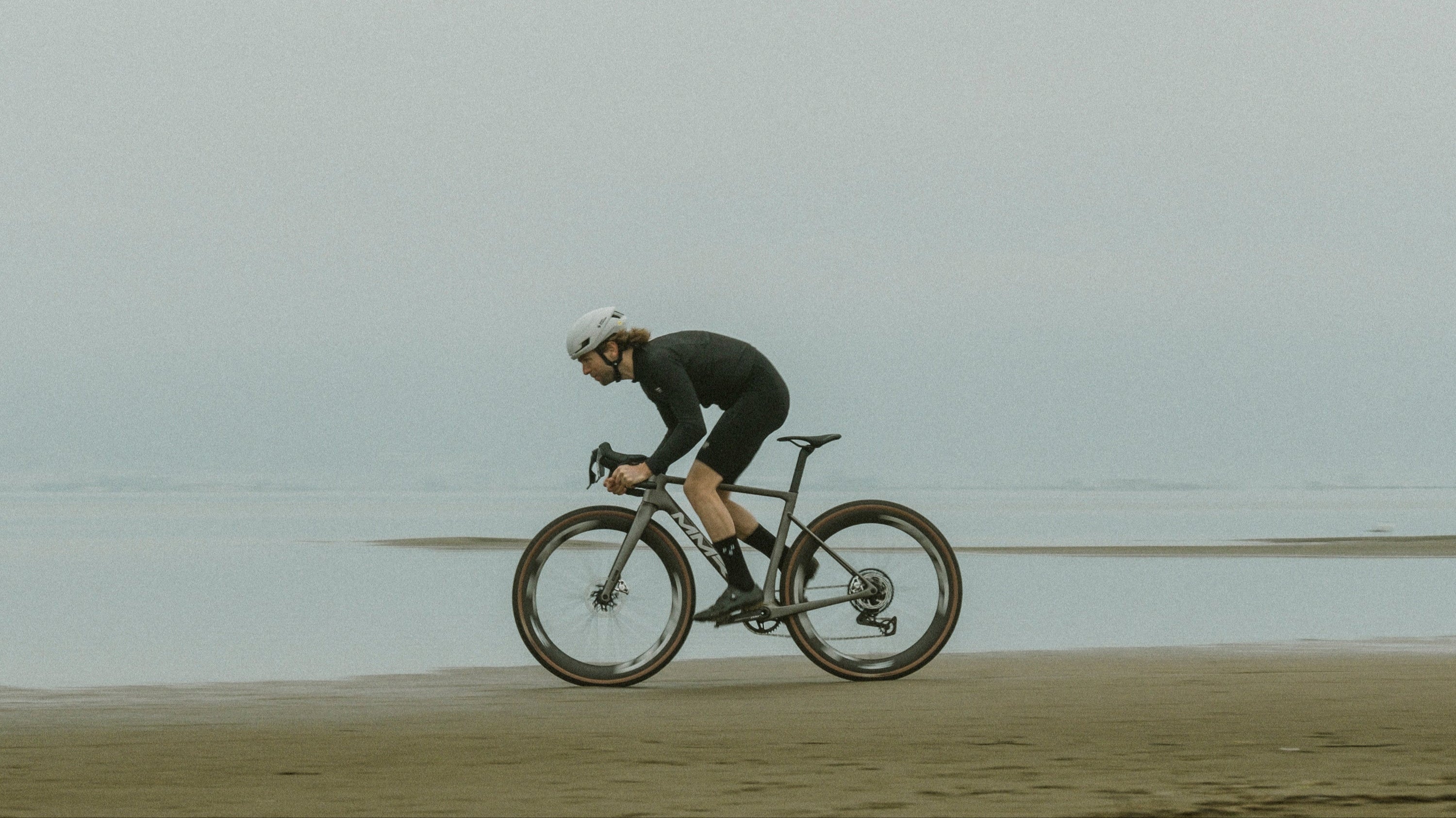 MMR Bikes Norge – Offisiell distributør hos BikeLink. Premium landeveis-, gravel- og terrengsykler fra Spania.