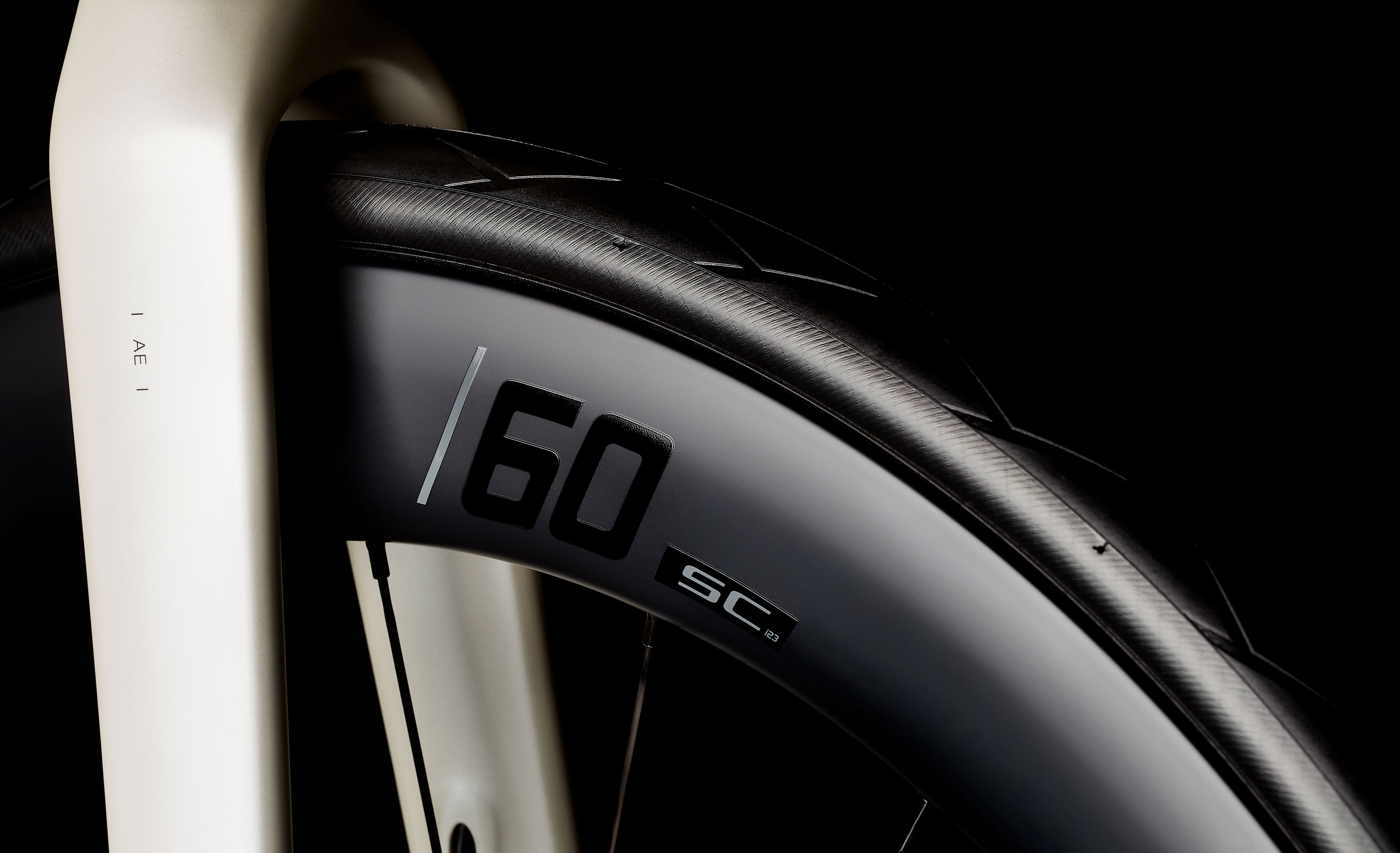 MMR AELION 30 Shimano 105 Di2 | Vision SC60 i23 TR Karbon Landeveissykkel