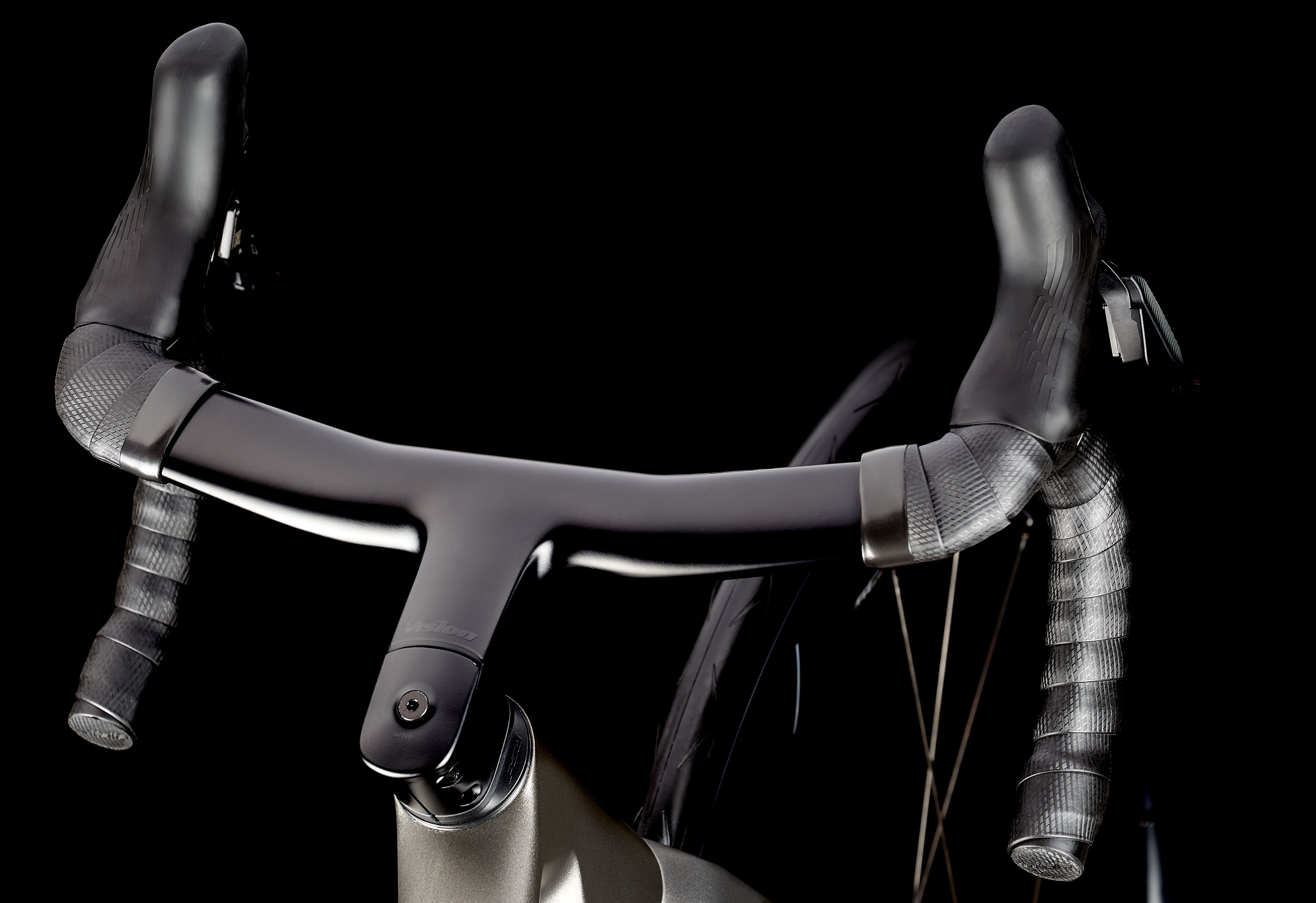 MMR AELION 30 Shimano 105 Di2 | Vision SC60 i23 TR Karbon Landeveissykkel