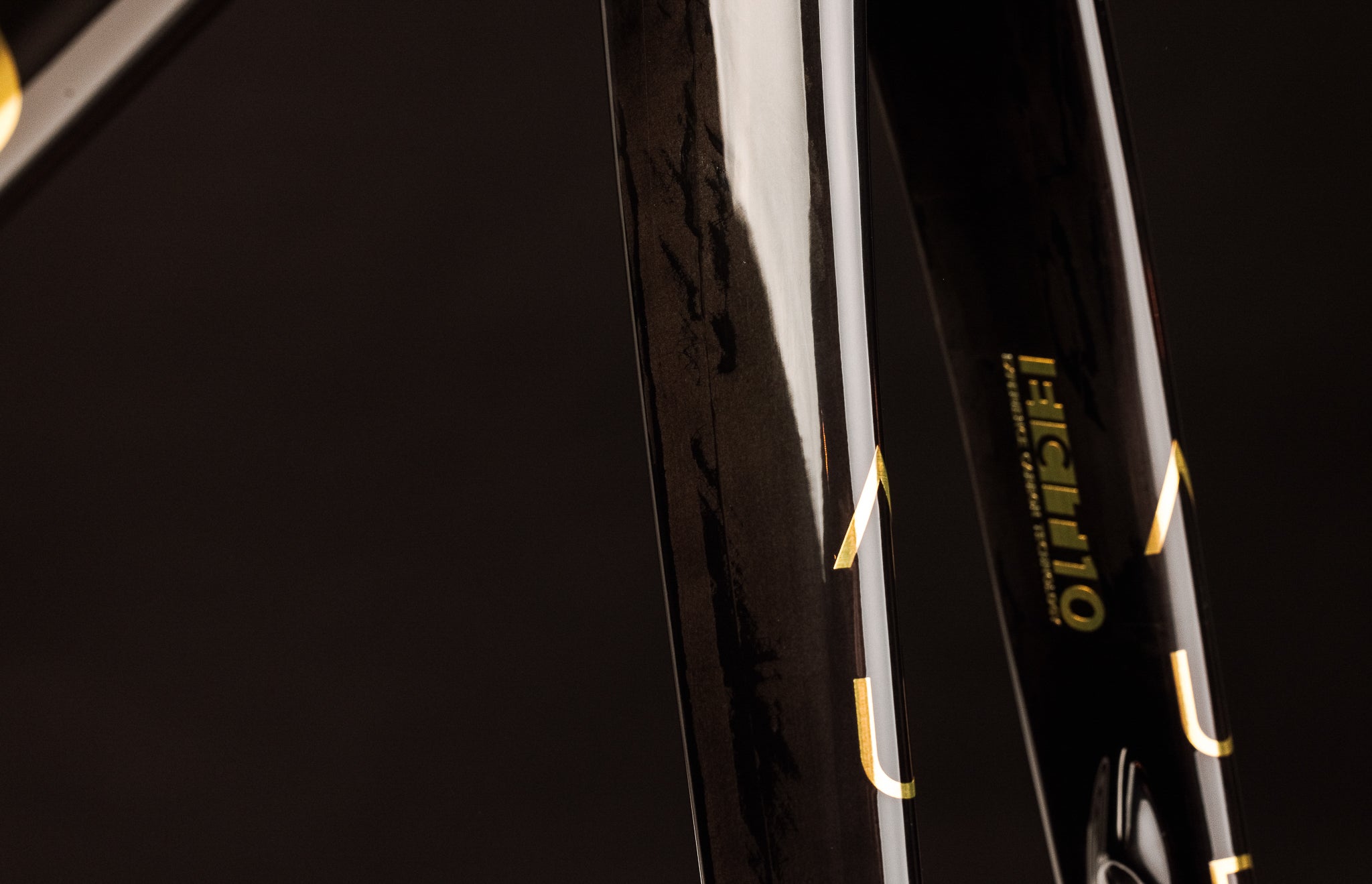 AURUM MAGMA FRAMESET