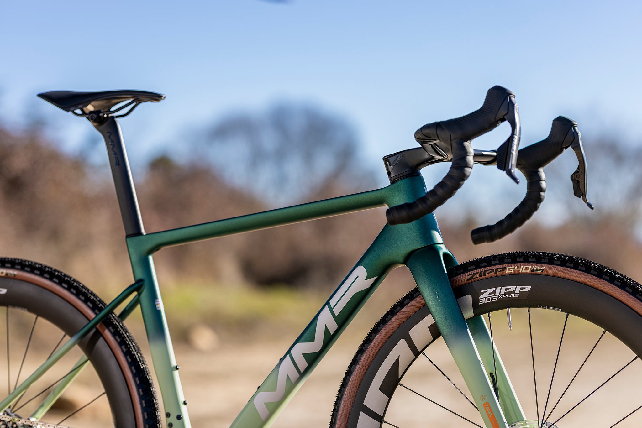 Cockpit på MMR SIMUN 00 med ControlTech Sirocco Gravel-styre og trådløse SRAM Red AXS hendler