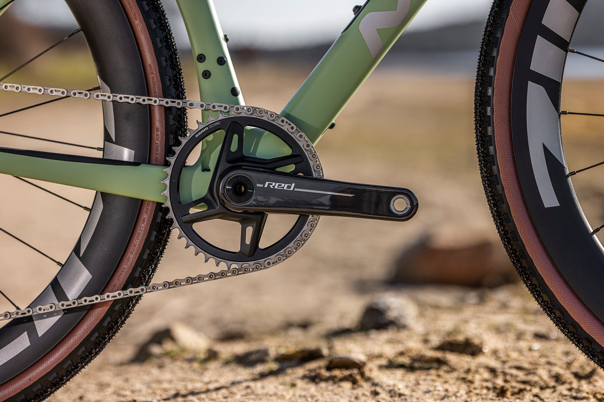 SRAM Red XPLR E1 13-delt drivverk på MMR SIMUN 00 – presise girskift og 42T krank for konkurransefokusert gravel