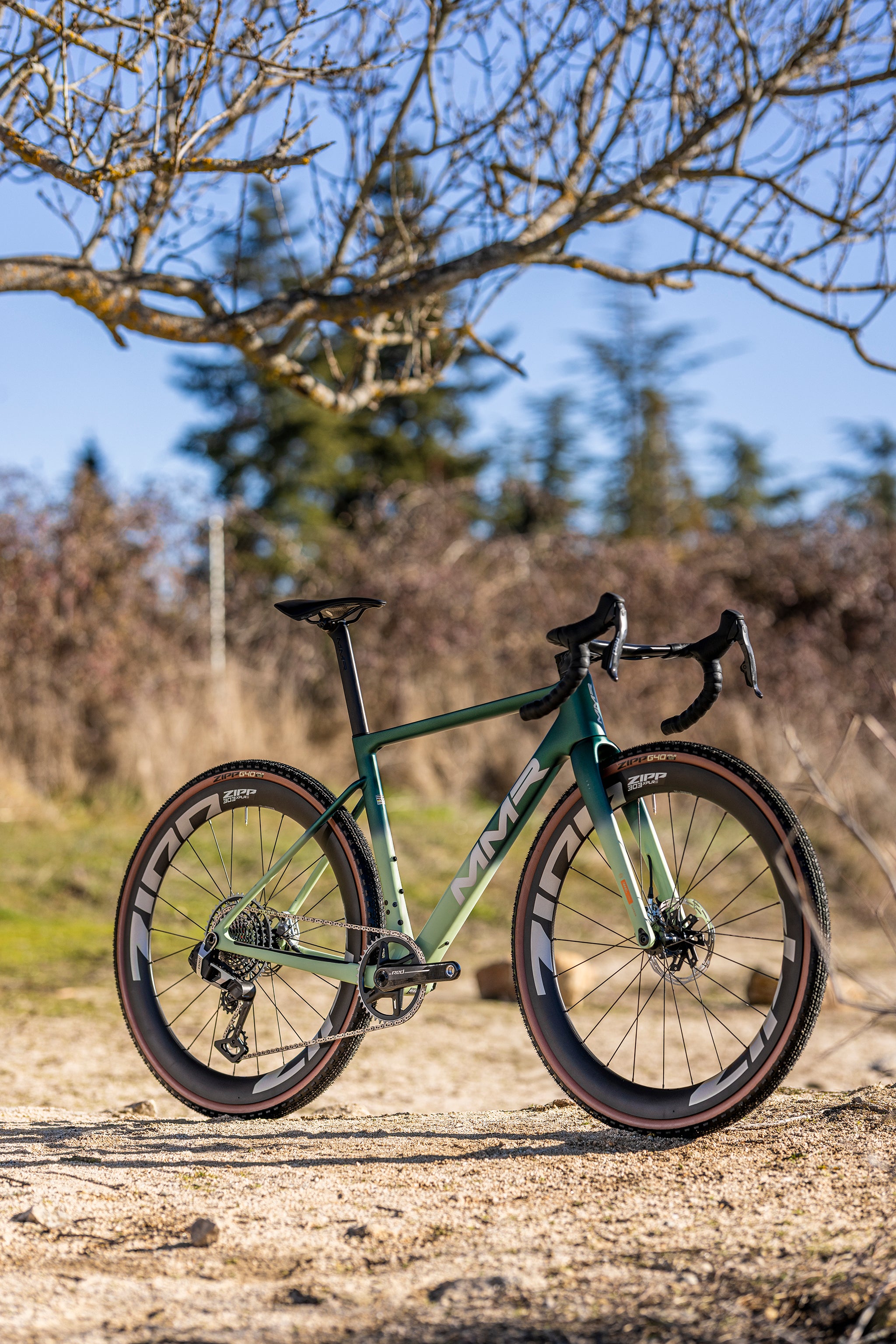 MMR SIMUN 00 gravel sykkel i karbon med integrert kabelføring og racing-geometri – bygget for fart, kontroll og lange grusetapper