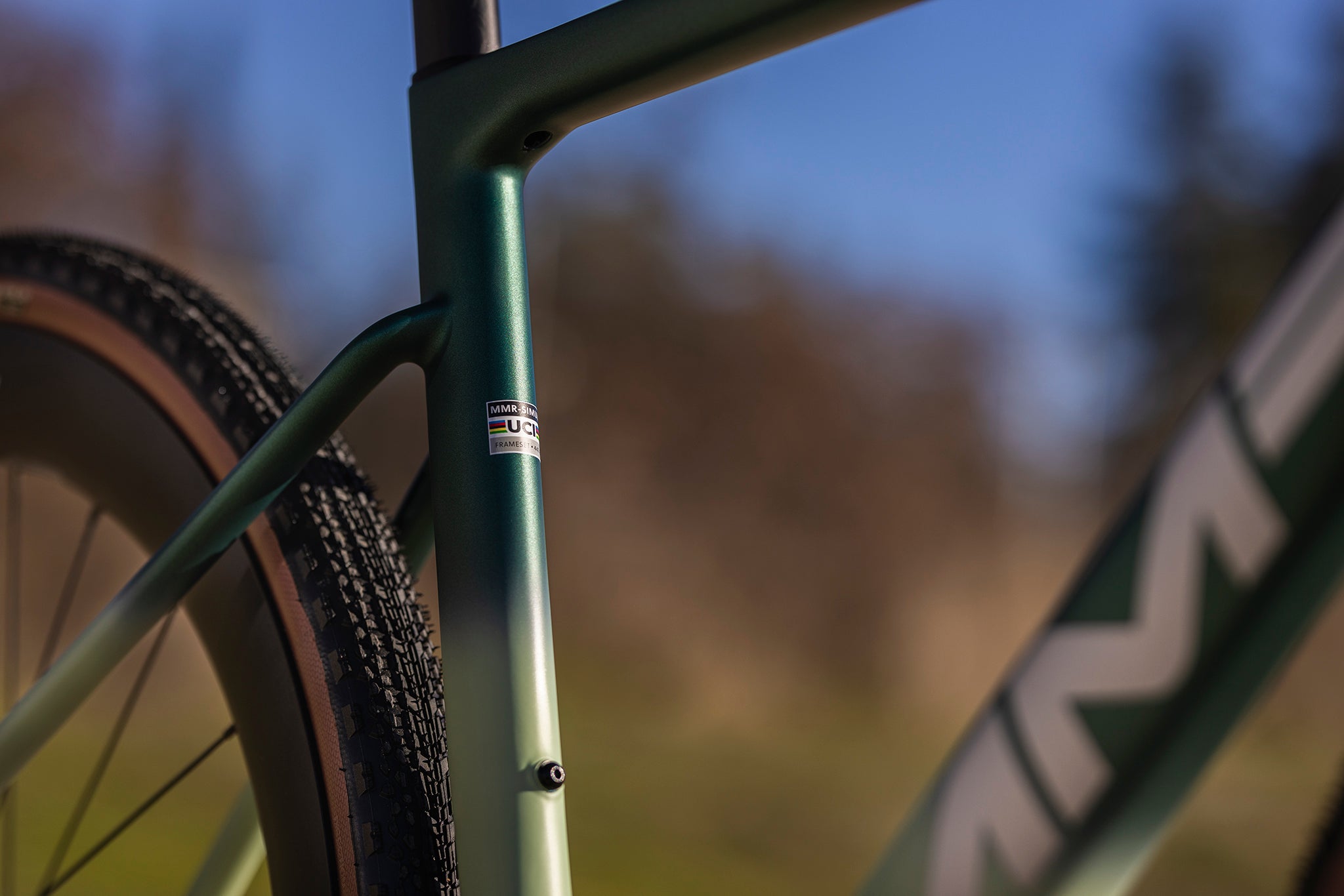 MMR SIMUN 00 i Gradient Green – lett G3 karbon gravelsykkel med SRAM Red AXS og ZIPP 303 S XPLR karbonhjul